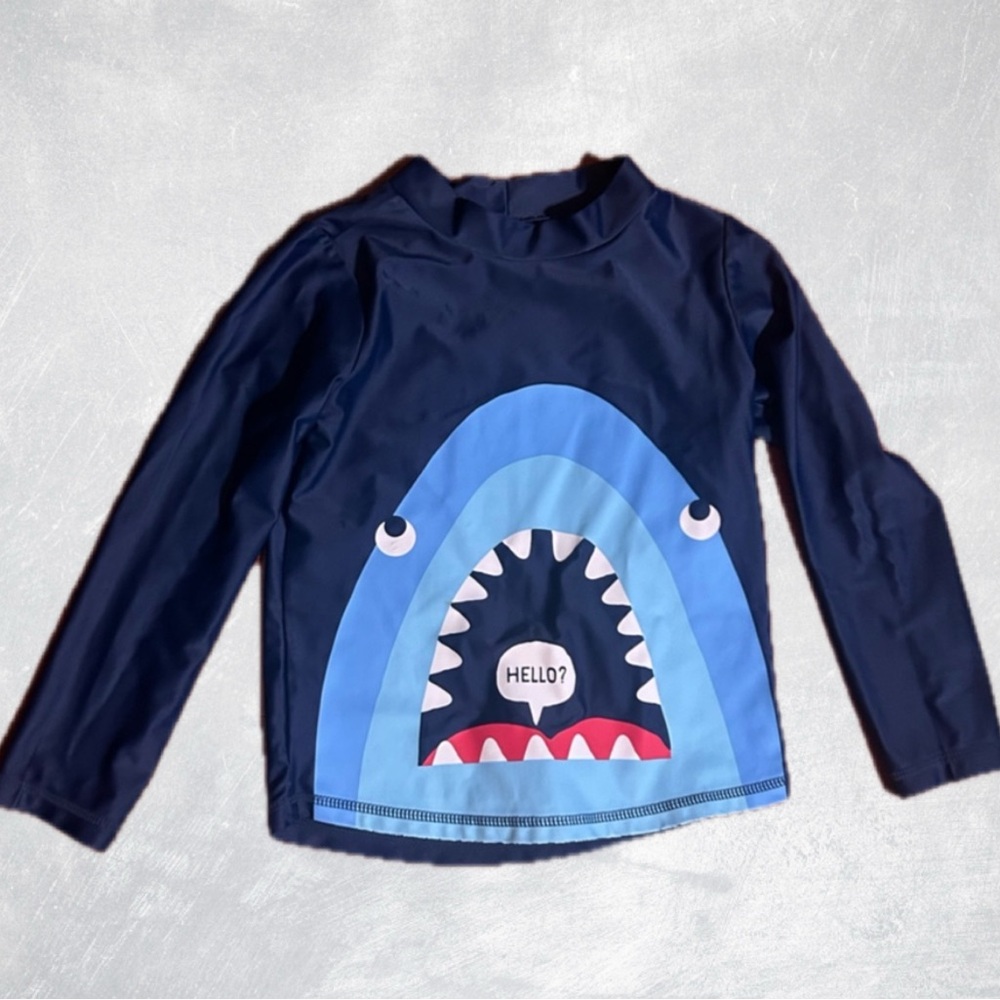 Carter’s Simple Joys Size 5t Rashguard